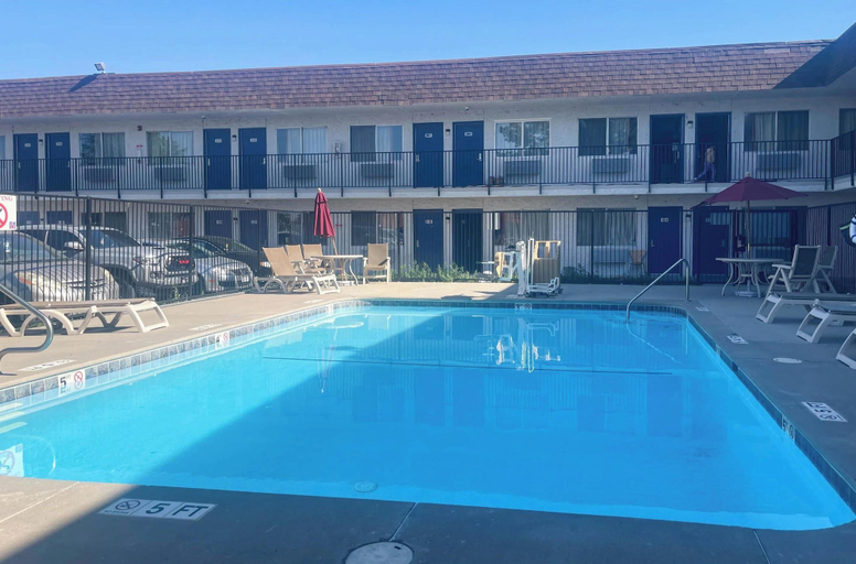 Pool 4, Studio 6 – Fort Collins, CO, Larimer