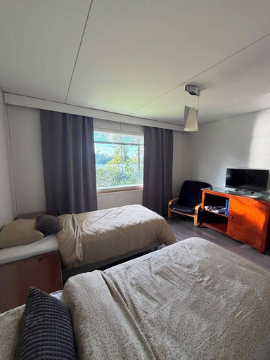 Room 3, Taukopaikka Lahnajärvi, Finland Proper