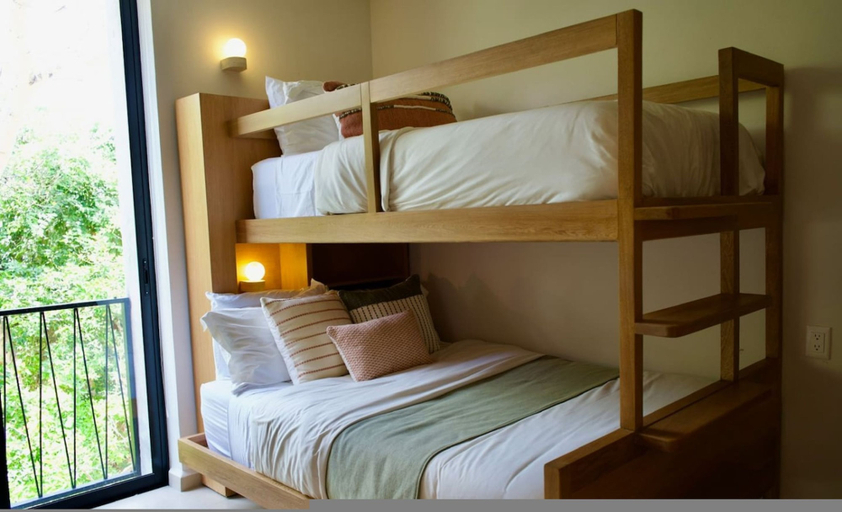 Room 4, Modern Condo in Flamingos - Pool Gym Concierge, Compostela