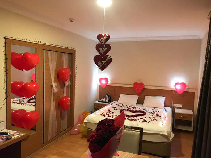 Bedroom 2, Emsa Palace Hotel, Gebze