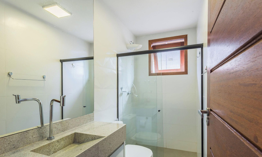 Bathroom 2, Apart in Condo w/ Pool 150 m From Village Cvb0112, Maraú