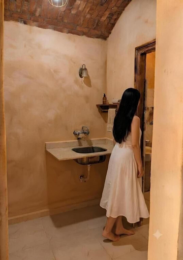 Bathroom 5, Mezorin, Siwa