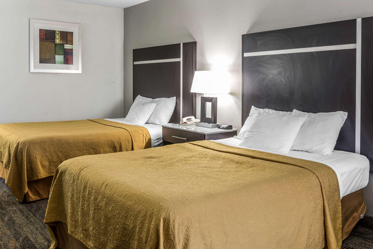 Bedroom 2, Quality Inn & Suites Conference Center, Thomas