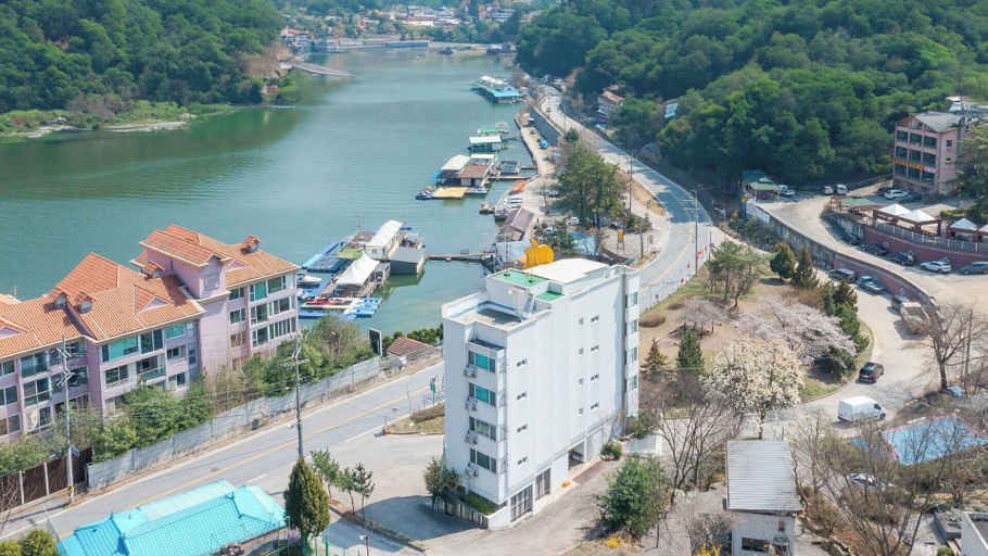 Exterior & Views 2, Gapyeong Applerotgi Pension, Gapyeong