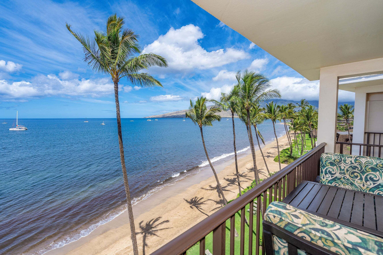 Property grounds 4, Kihei Beach 606 - Direct Ocean Front, Breathtaking Top Floor Views, Central AC!, Maui