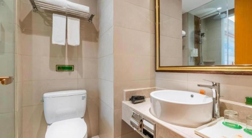 Bathroom 3, Vienna Hotel Shenyang Central Street, Shenyang