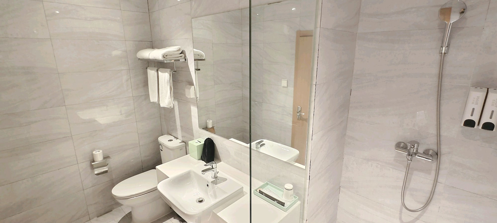 Bathroom 2, Shanghai Hills & Ease Residence nearNeCC, Shanghai