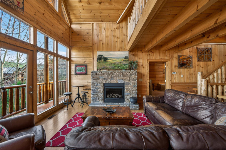 Room 2, Black Bear Escape Mtn Views Hot Tub Game Room, Sevier