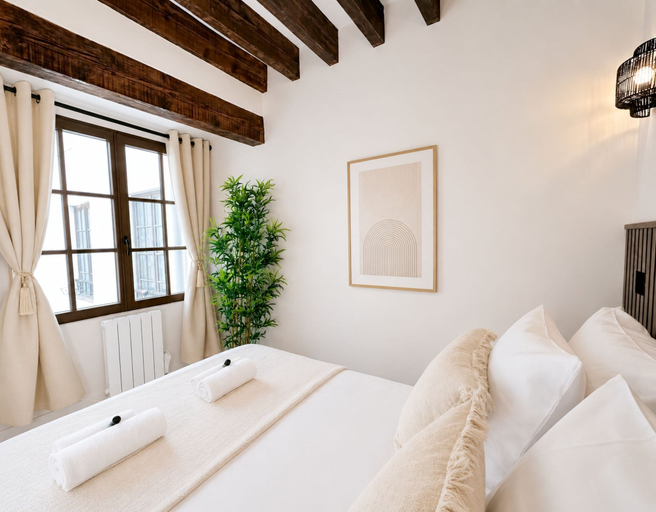 Bedroom 3, 1595 Chapon, Paris