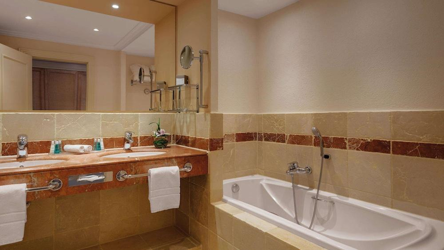 Bathroom 5, Steigenberger Hotel & Resort Camp de Mar, Baleares