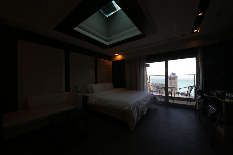Bedroom 2, Gwangalli Moon Bay Hotel, Suyeong