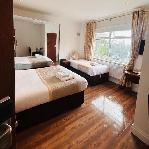 Room 3, Sinai Hotel, London