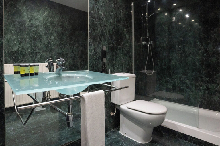 Bathroom 3, Hotel Ciutat Martorell, Barcelona