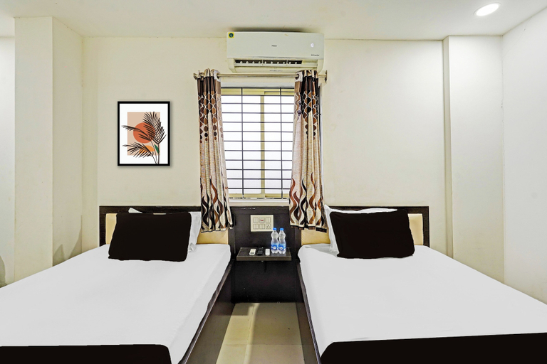Room 2, Collection O Vanamthopu Center Nellore, Nellore