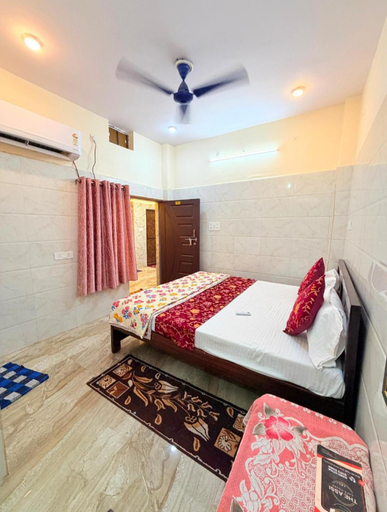 Bedroom 5, Krishna ji paying guest house, Varanasi