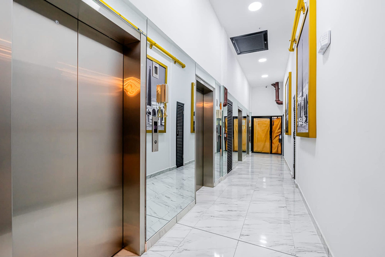 Room 4, w Upscale 1BR w AC in Vibrant Obarrio, Panamá