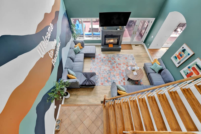 Room 3, Sleeps 14 Pool Hot Tub Sauna Pickleball Arcade, Monroe