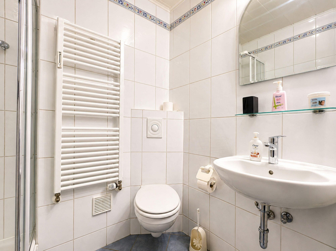 Bathroom 2, Time out Above the Rooftops of Boppard, Rhein-Hunsrück-Kreis