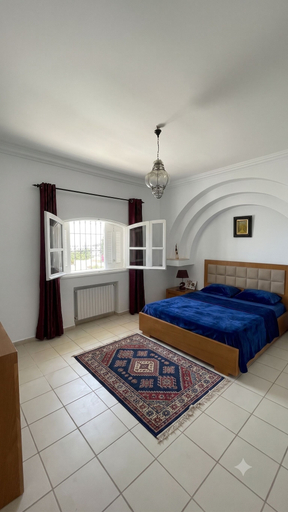 Room 2, celine 1, Bouches-du-Rhône