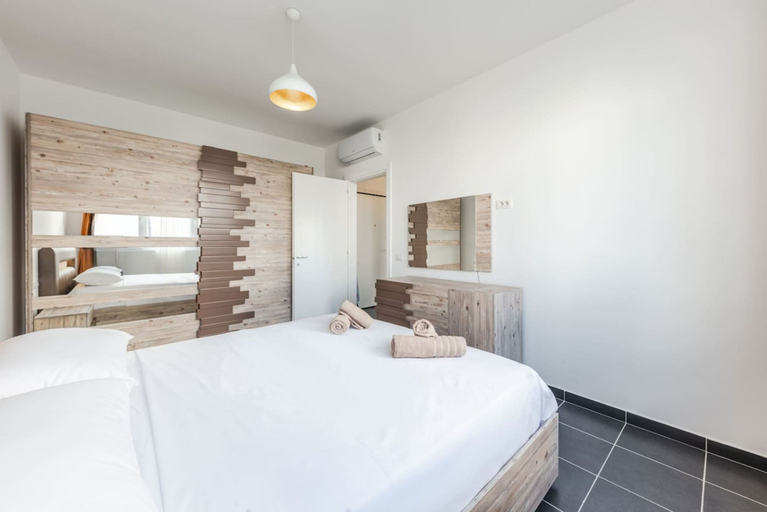Room 5, Blue Haven Talea Beachfront With Pool Access, Lezhës