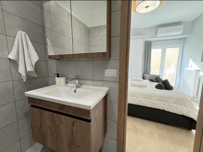 2, Elegant VIP Apartment - Athens Town, Attica