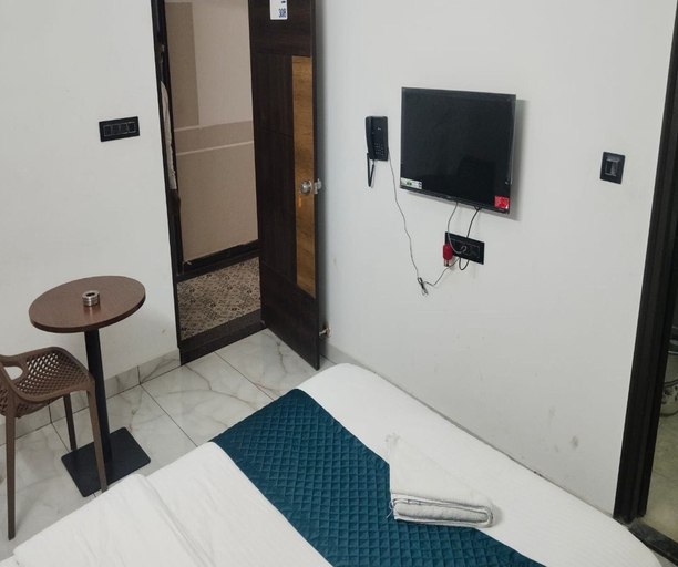 Room 4, Collection O Thanisandra Bangalore, Bangalore