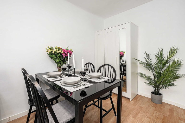 Dining 3, City Center Flat for Families, Warsaw