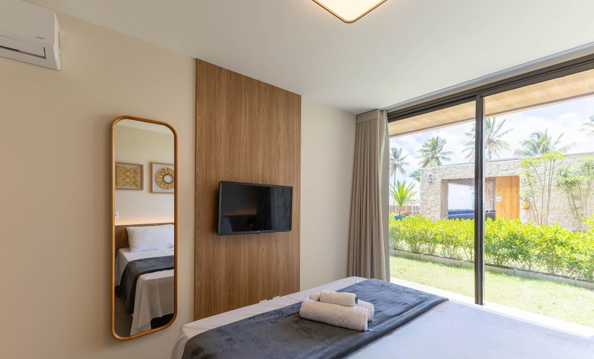 Room 5, Ap in Cond w/ Pool Just Steps From the sea Pet0011, Ilhéus