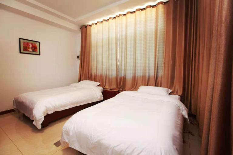 Bedroom 4, Elan Hotel (Yantai Penglai International Airport), Yantai