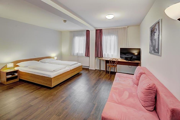 Bedroom 2, Amedia Express Sattledt, Trademark Collection by Wyndham, Wels Land