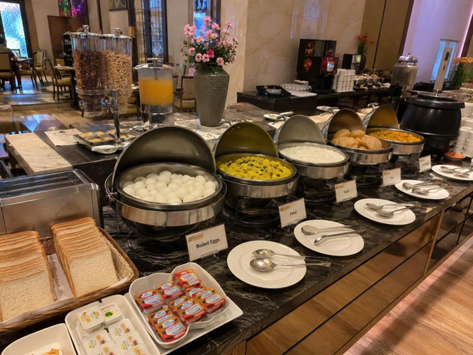Food & Drinks 5, Hotel Smart Signature, Delhi