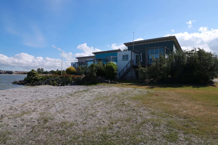 Primary image, Luxury Detached Villa Near the Beach, Wûnseradiel