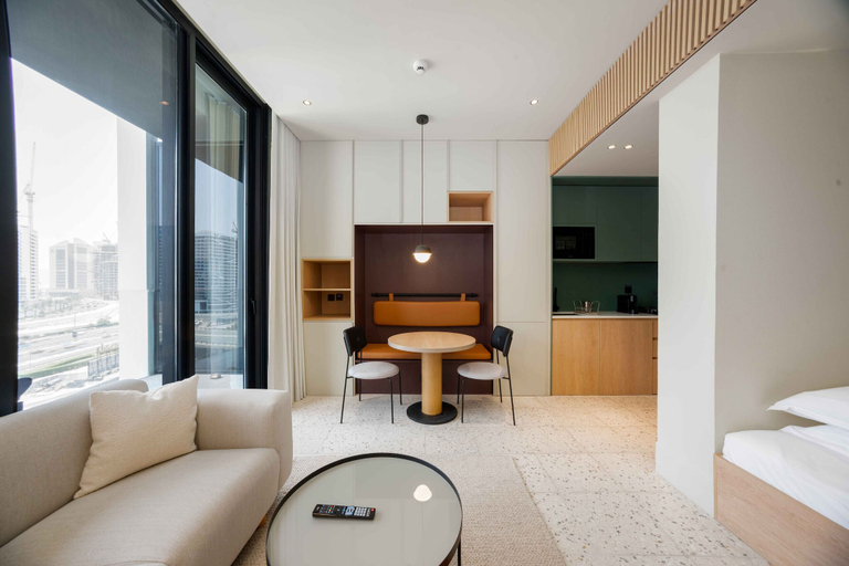 Room 2, Relaxed Studio in Upside w Burj View, Dubai