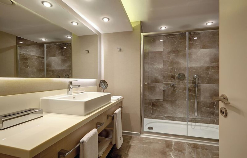 Bathroom 3, Heykel Suites, Konak