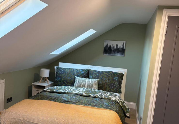 Room 5, 4-bedrooms Flat Walk To Wembley Stadium, London