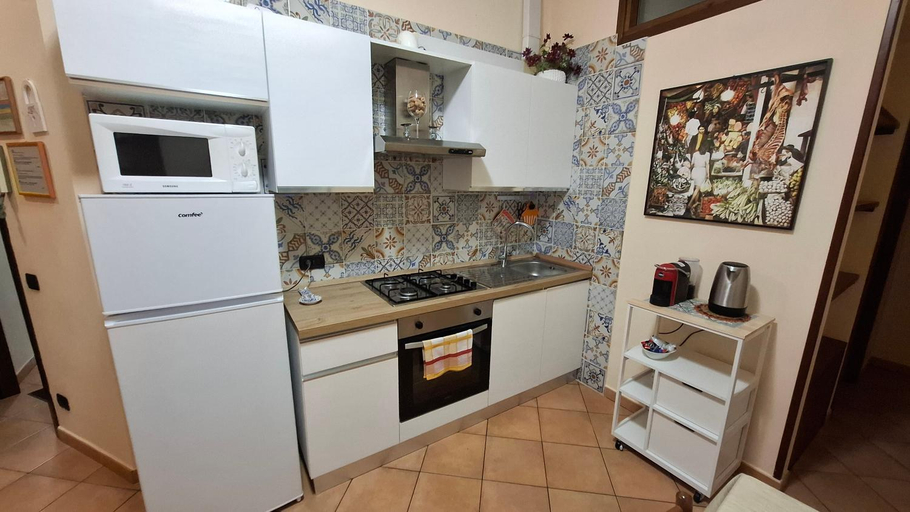 4, Gaia Holidays Apartments, Palermo