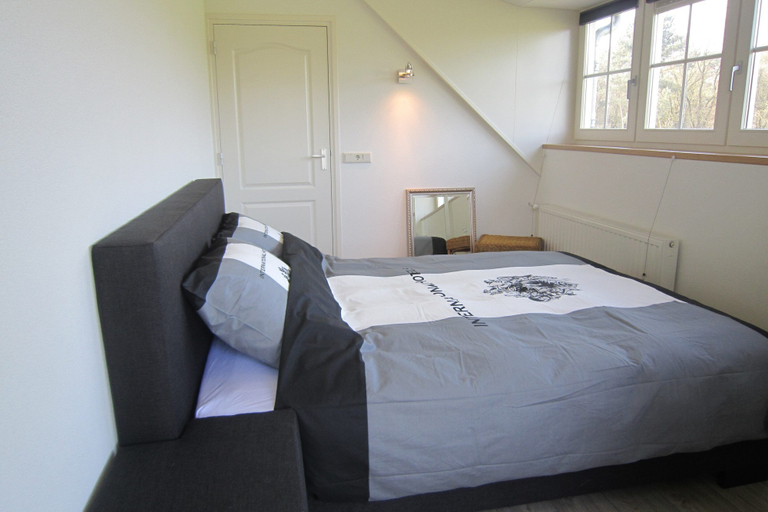 Bedroom 2, Lovely Cottage near Lake in Well, Bergen