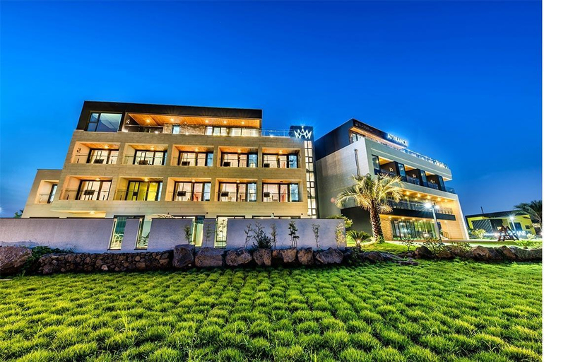 Exterior & Views