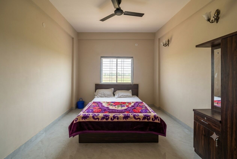 Room 5, Hotel Amarendra stay in, Pune