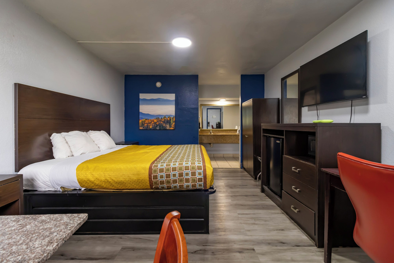 Bedroom 2, Galaxy Inn & Suites, Pulaski