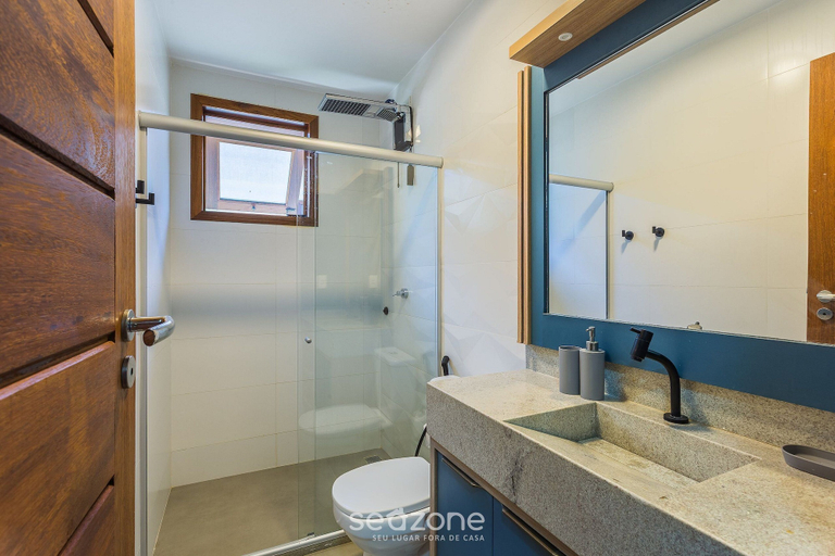 Bathroom, Apt w/ Gourmet Area & BBQ in Marau Cvb0126, Maraú