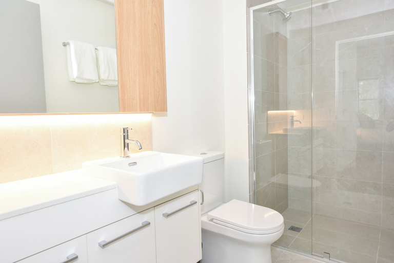 Bathroom 5, Brisbane International - Virginia, Boondall