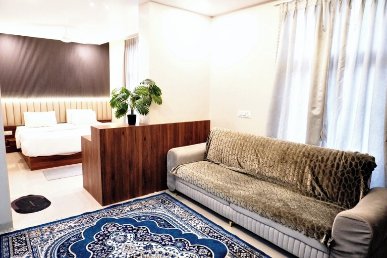 Room 4, Radhakrishna Executive Lodge, Osmanabad