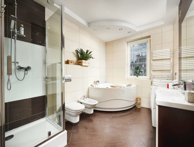 Bathroom 2, Warsaw Home Near Center, Warsaw