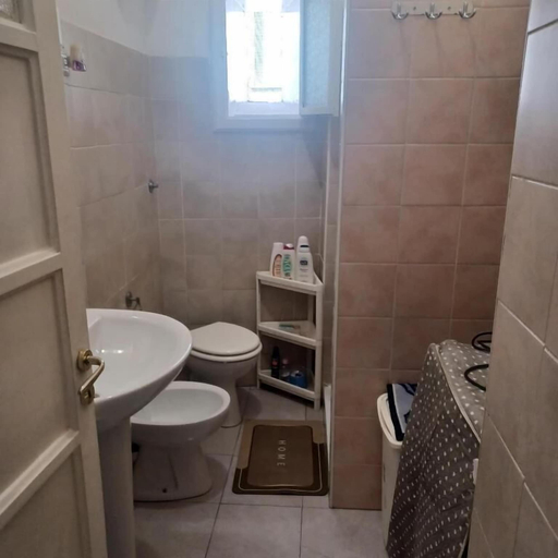 Bathroom 5, B&B TETYANa, Napoli