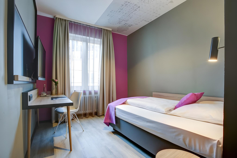 Bedroom 2, Boutique 003 Koln am Dom, Trademark Collection by Wyndham, Köln