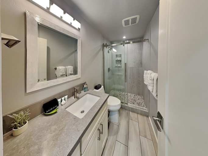 Bathroom, Kihei Bay Surf 227 by Maui Rental Group, Maui