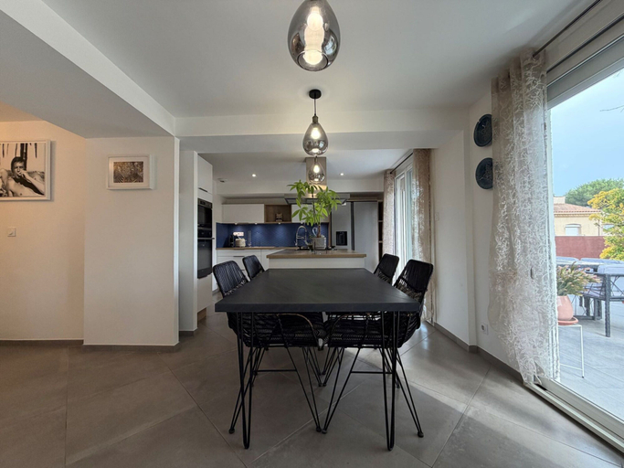Private kitchen 4, Charming Villa for 6 in Agde, Hérault