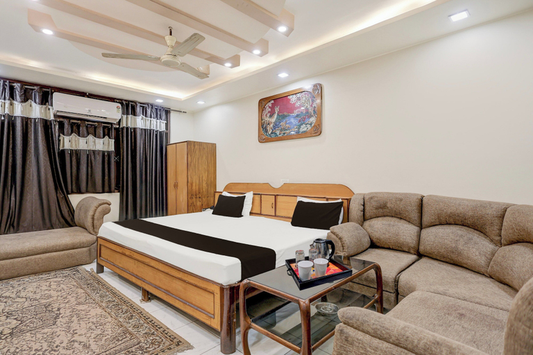 Room 4, Collection O Kanpur Central Railway, Kanpur Nagar
