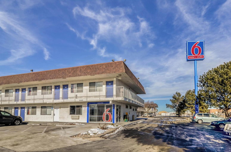 Front of property, Studio 6 – Fort Collins, CO, Larimer